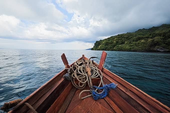 Mahale Mountains Travel Advice for planning chimpanzee trekking, wildlife experiences, accommodation, and travel in western Tanzania